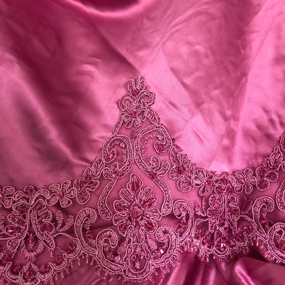 Gown - Picture 6 of 8